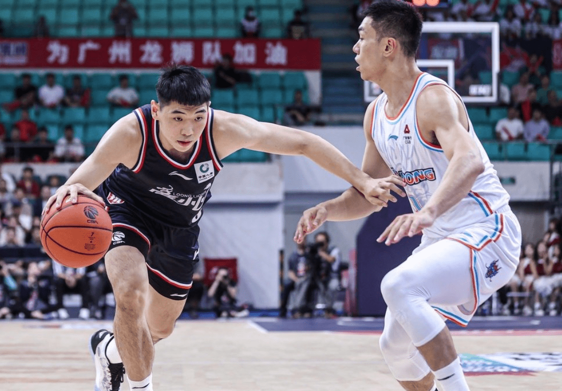 点击输入图片描述(最多30字)下半场比赛,广州队依然是穷追不舍,两队的