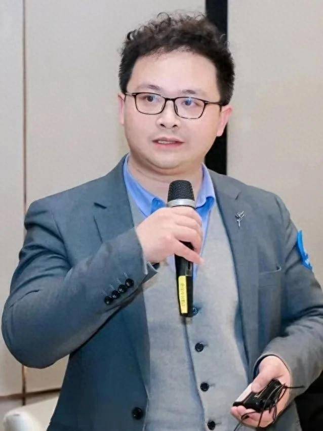 刘蒋巍:从【自我认知】视角解读徐杰老师的《被嫌弃》_女生_大叔_中年