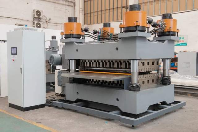 常州中安机械:液压伺服矫平机_精度_技术_刚性