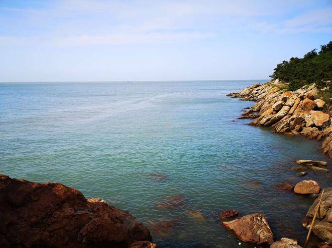 江苏省第一大岛屿,是中国东部沿海最大的岛屿之一,岛上山峦起伏_连岛