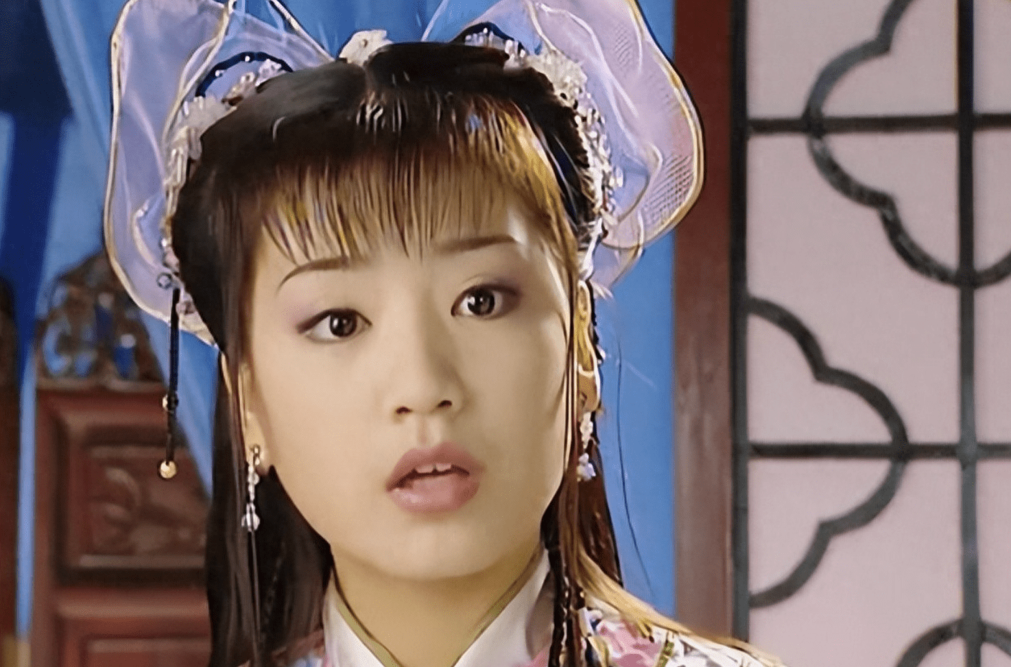 和小16岁的倪睿思相恋,她演过《格格要出嫁》的女主金蟾格格,谈了6,7