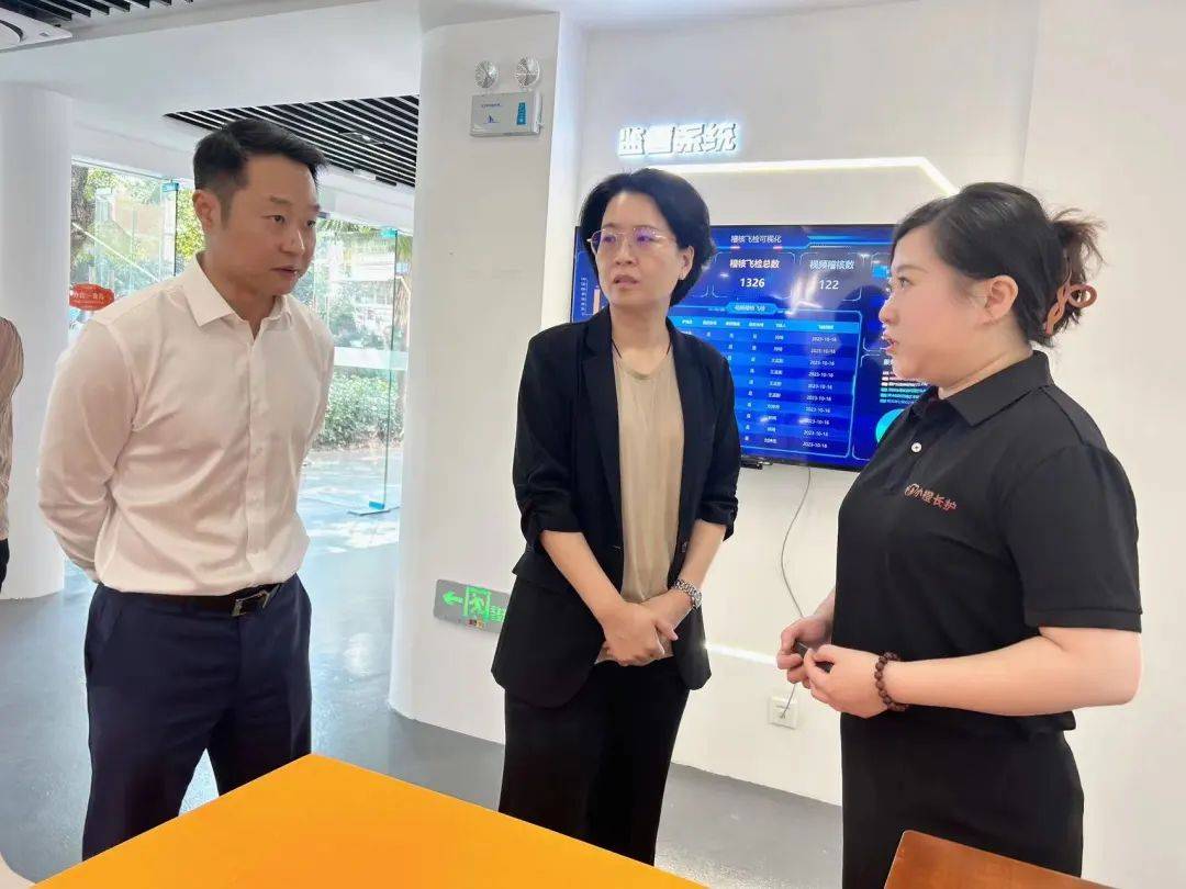 宁波市海曙区区委副书记,区长叶枝利一行莅临小橙长护(宁波)调研考察