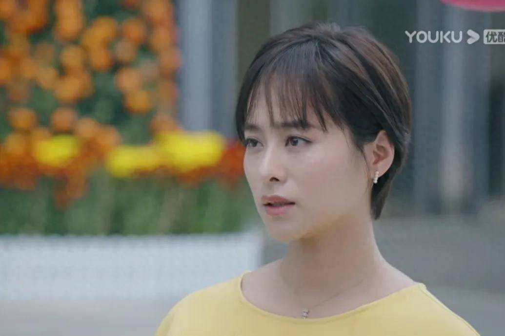 钱钱是个女教练同时也是伍十一的闺蜜;侯志荣(王策饰演)是个白手起家