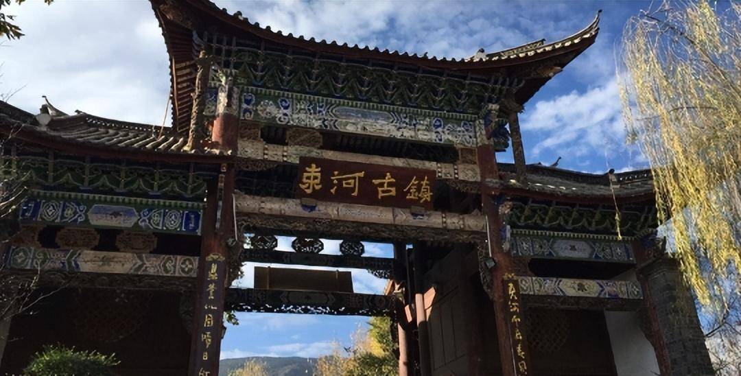 云南这个千年古镇，被称为“丽江最后的净土”，距丽江古城几公里(图1)