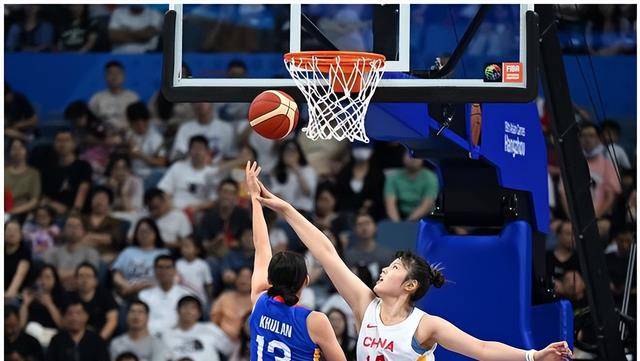 女篮叛徒李明阳:加入日籍为日而战,认日本富商做干爹并当场改名_教练