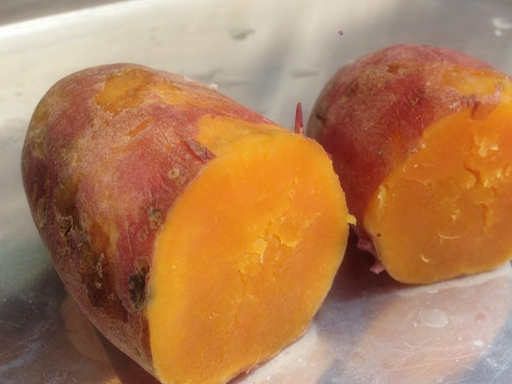 烤红薯这样做都说浪费电,出烤箱后闻到扑鼻香味,都说值_美味_时候