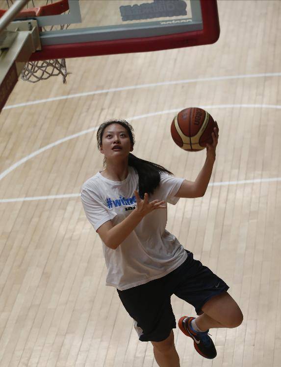 女篮叛徒李明阳:加入日籍为日而战,认日本富商做干爹并当场改名_教练