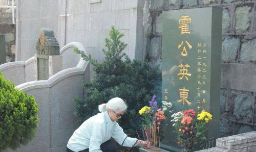 霍英东和何鸿燊都是商人,为什么霍可以享受国葬待遇,而后者不能_贡献