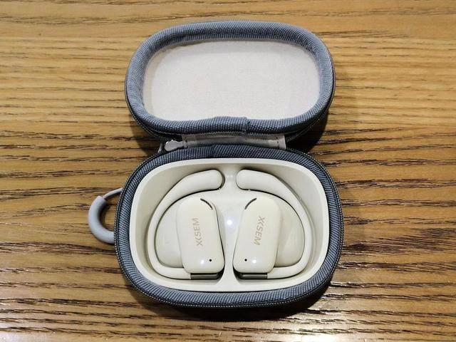 电池仓自带独特时尚设计,百元级西圣Olite开放式耳机上手体验