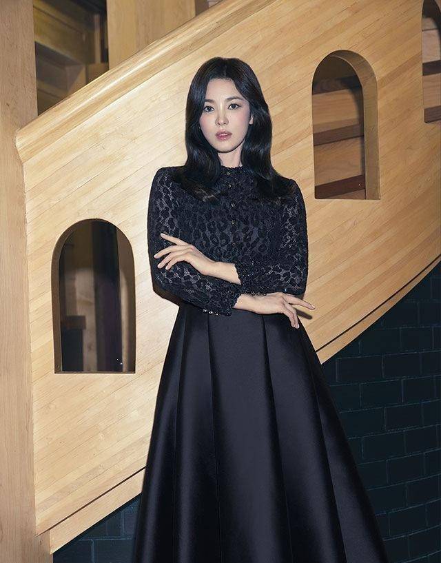 宋慧乔的穿衣秘诀,如何打造简约,精致,个性的时尚风格_细节_自然_衣服