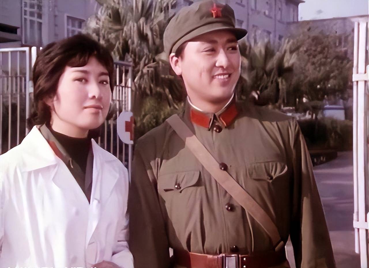 宫喜斌有一段幸福美满的婚姻,妻子张百爽也是演员