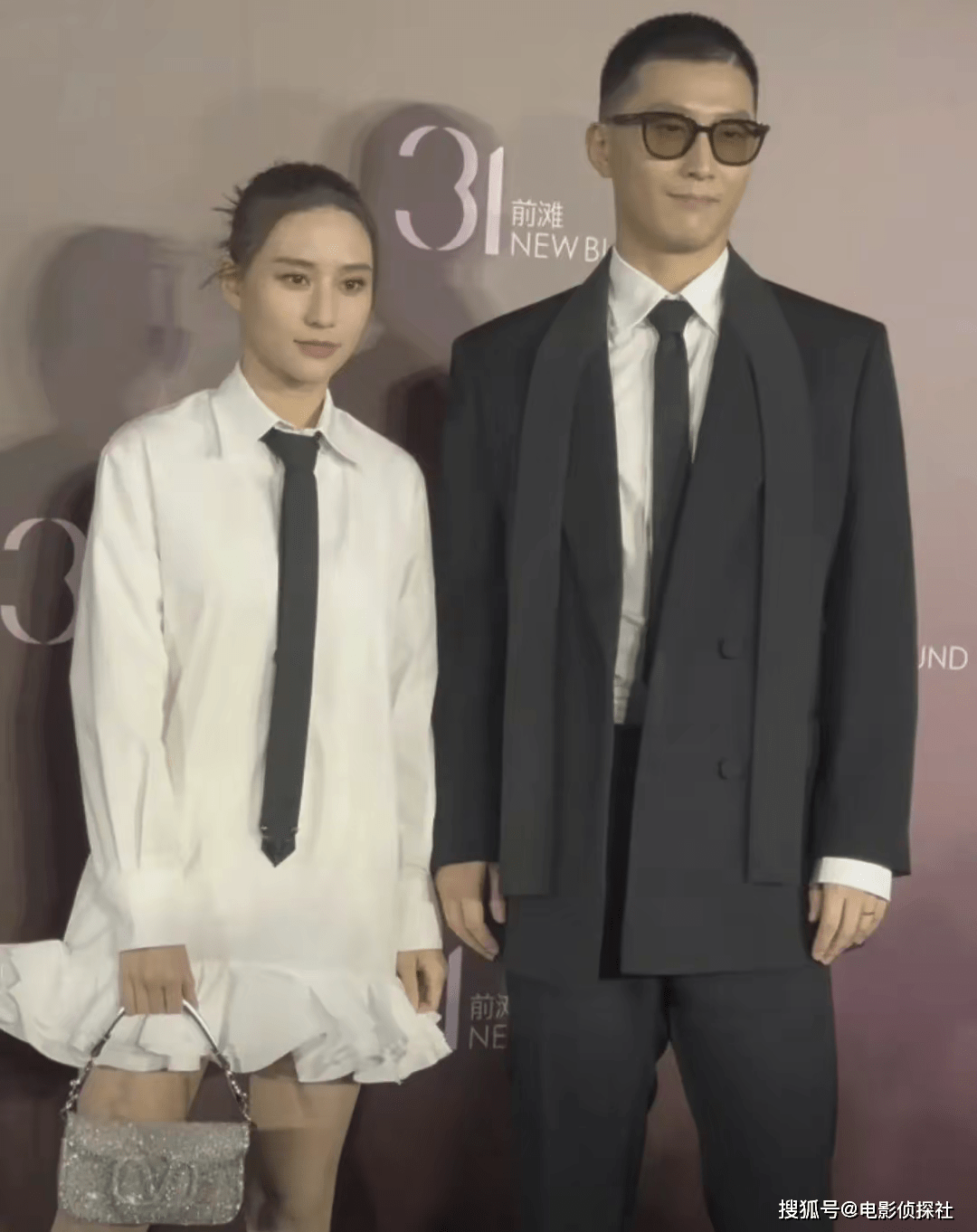 窦骁何超莲婚后首次合体亮相,女方小腹隆起疑怀孕_时候_感觉_网友