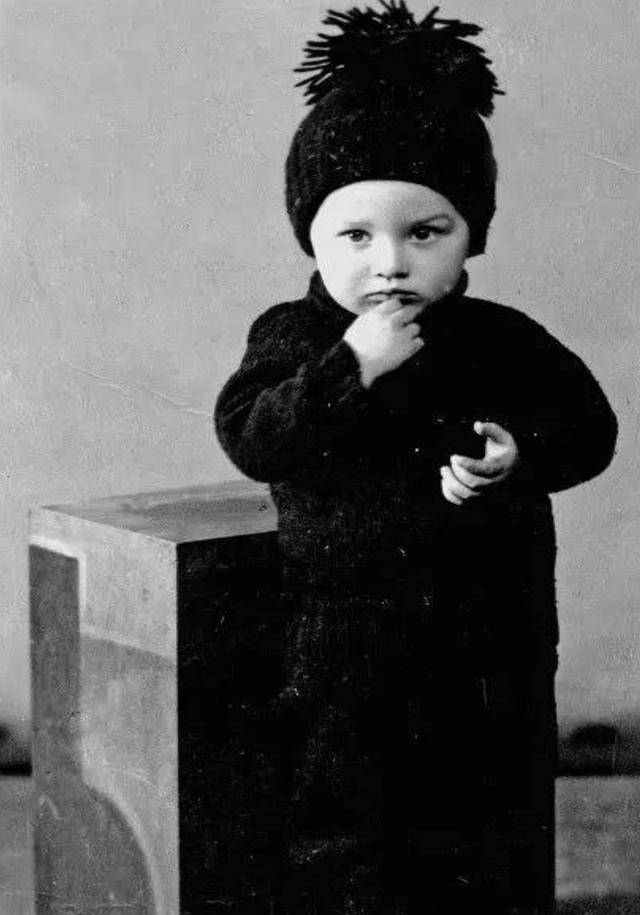 李忆祖:83年前被中国夫妇收养的外国弃婴,如今成顶级地质学家_工作