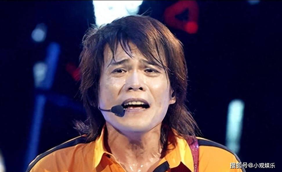 又土又丑,演唱会"摆烂",从过气歌手到全民追捧,他到底凭什么_伍佰