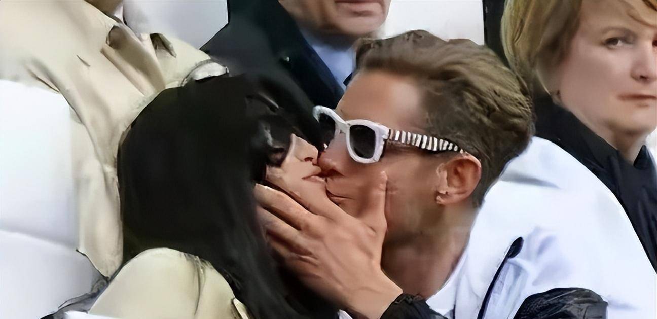 余男的嘴,许晴的臀,朱珠的腰,中年女星时尚起来,不更带劲吗?