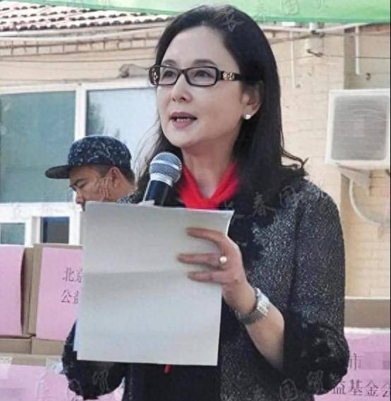 这位女星65岁依旧少女状态!_邱佩宁_嫦娥_舞蹈