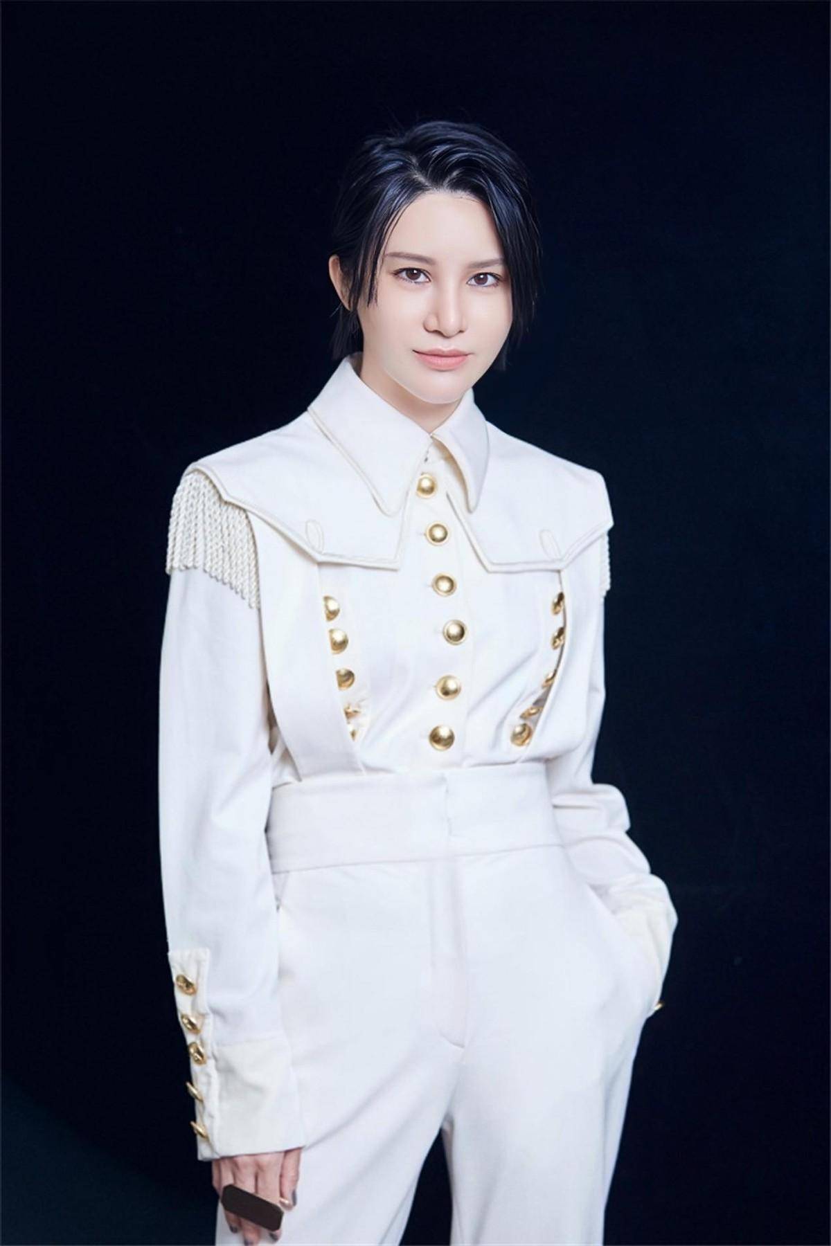 从超女冠军到黑心老板,尚雯婕,"目中无人"终将付出代价_黑金_资本