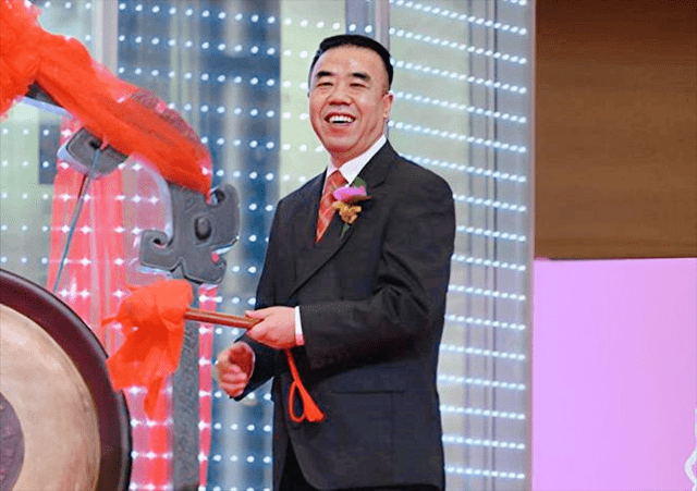 明再远的领导力和远见不仅使新天然气成为天然气行业的佼佼者,也激励