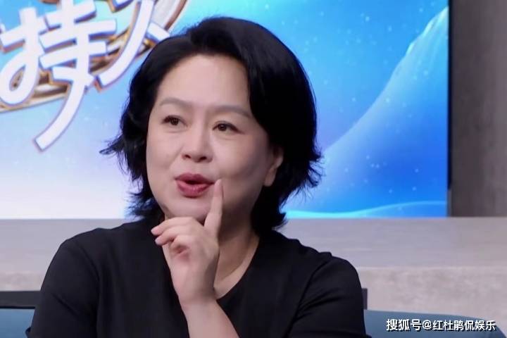 央视2023主持人大赛评审团大量“黑照”曝光,王端端和高博像换了张脸_节目_陈伟鸿_谢颖颖