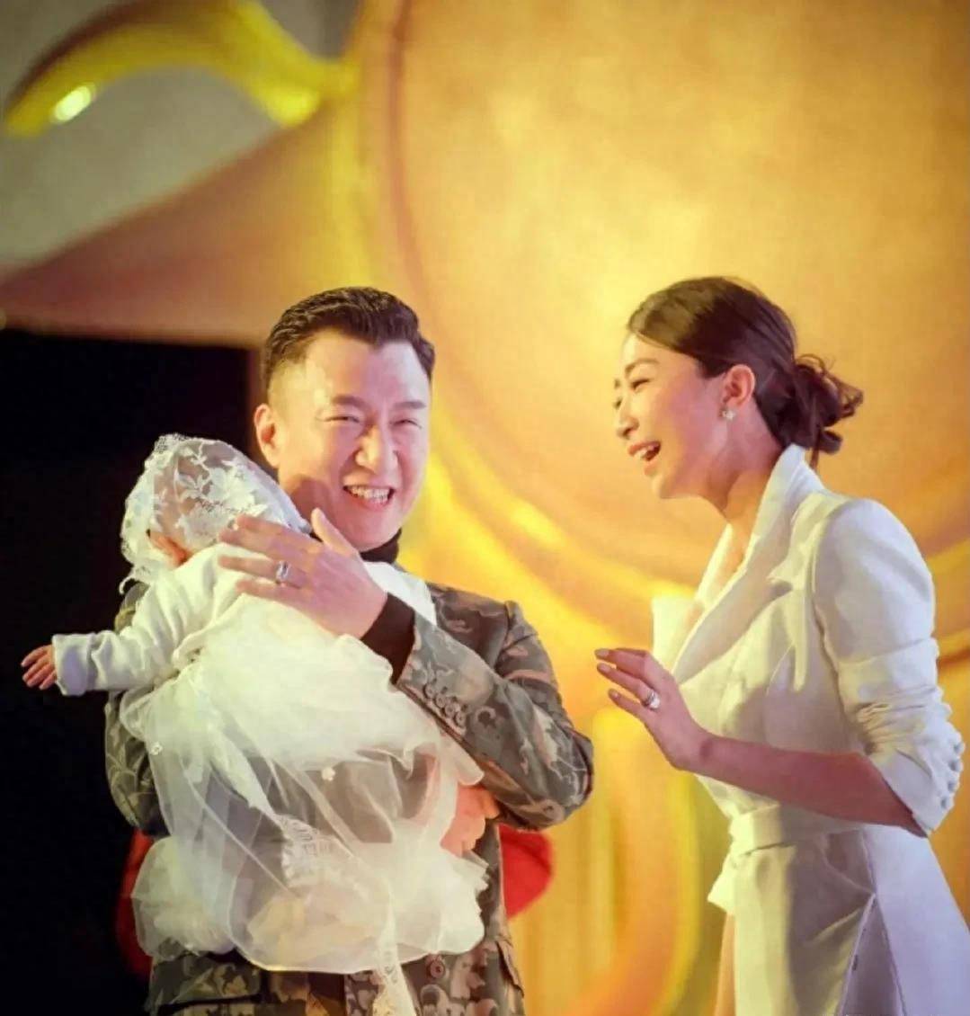 孙红雷妻子罕见露面!