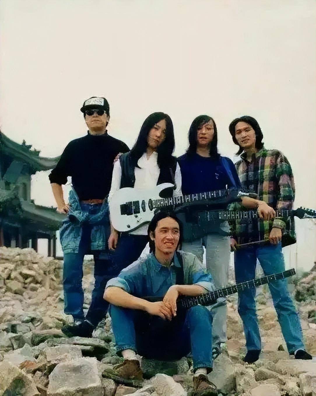 之后他们前往银川进行演出,再次受到了人们的关注,许巍本以为自己的