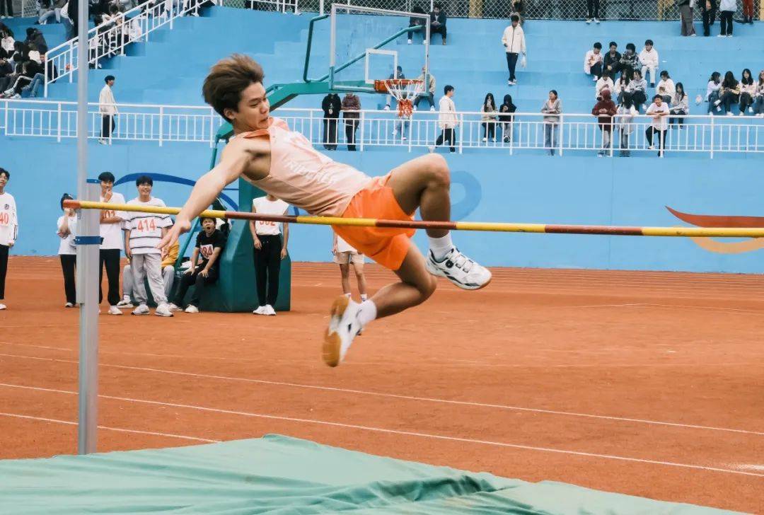 绵阳职业技术学院运动会|青春的舞台:热血与激情,挑战与超越_精神