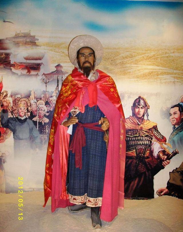 的待遇,崇祯继位后照样对他礼敬有加,后来被李自成抓住,然后将他斩首