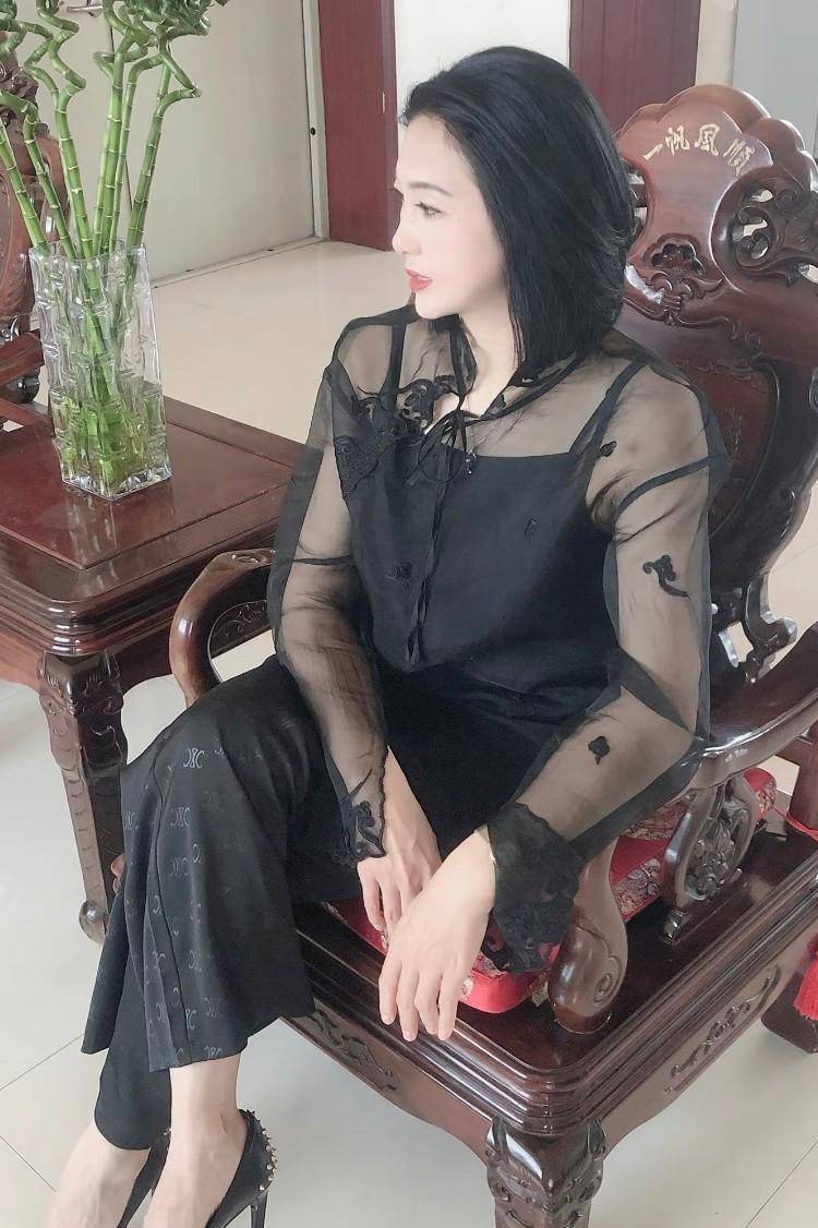 四十岁的女人沉淀了岁月的美好,像牡丹一样华贵,比牡丹更大气~_女性