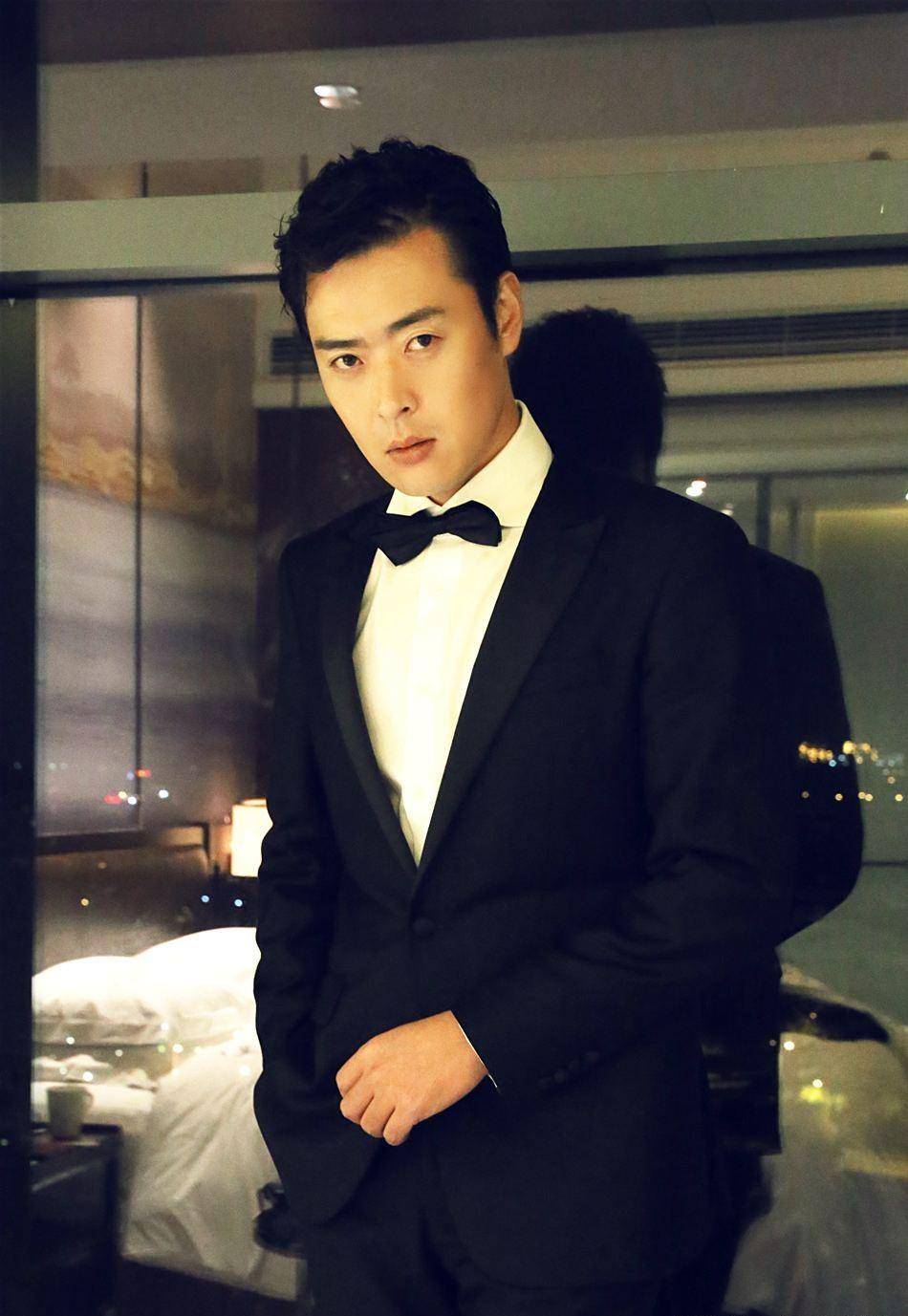 2018年9月3日,在飞天奖的颁奖典礼现场,张桐打败了张译,于和伟等人,拿