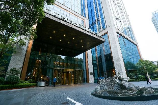 上海万达瑞华酒店举办"寻蟹之旅"品鉴晚宴