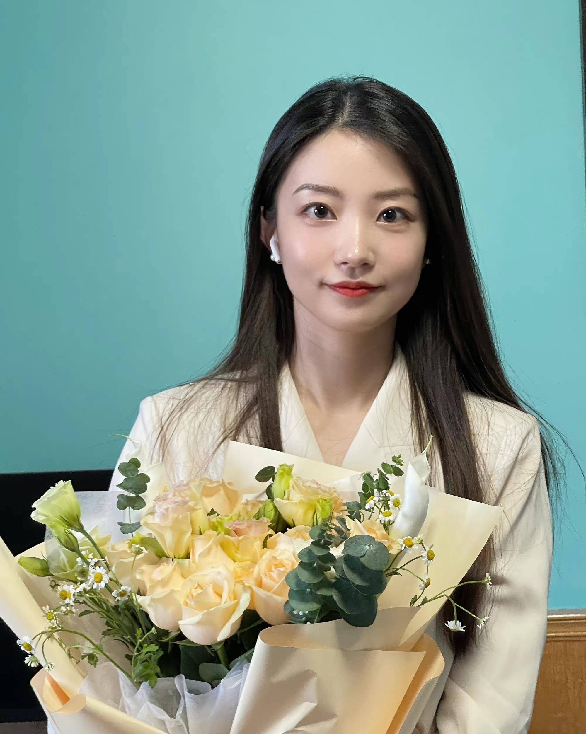 清华博士校花,凭素颜照获封内地沈佳宜_蔡茂_工作_网友