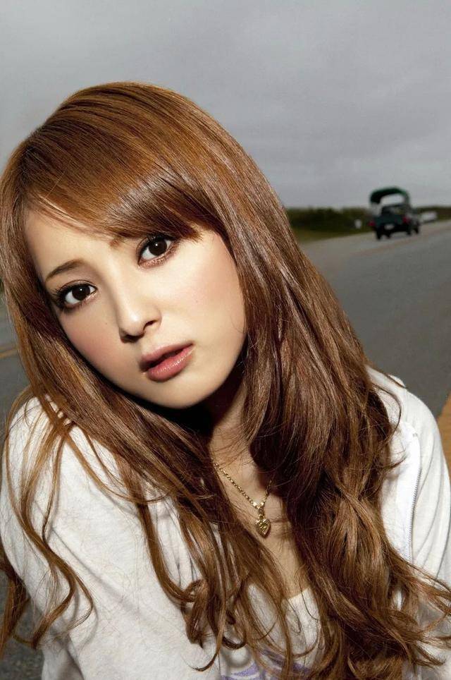 35岁女神佐佐木希,完美颜值魔鬼身材!_魅力_社会_人们