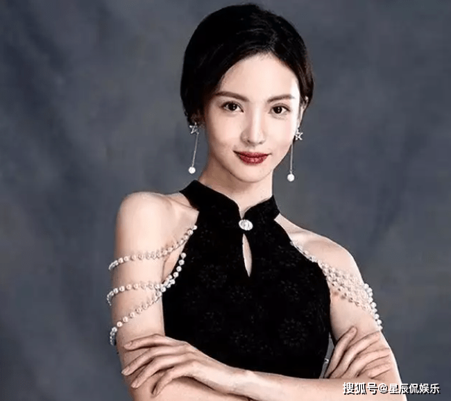 曾被封为"北舞校花",金晨成40亿票房女王,李一桐痴迷偶像剧_观众_角色