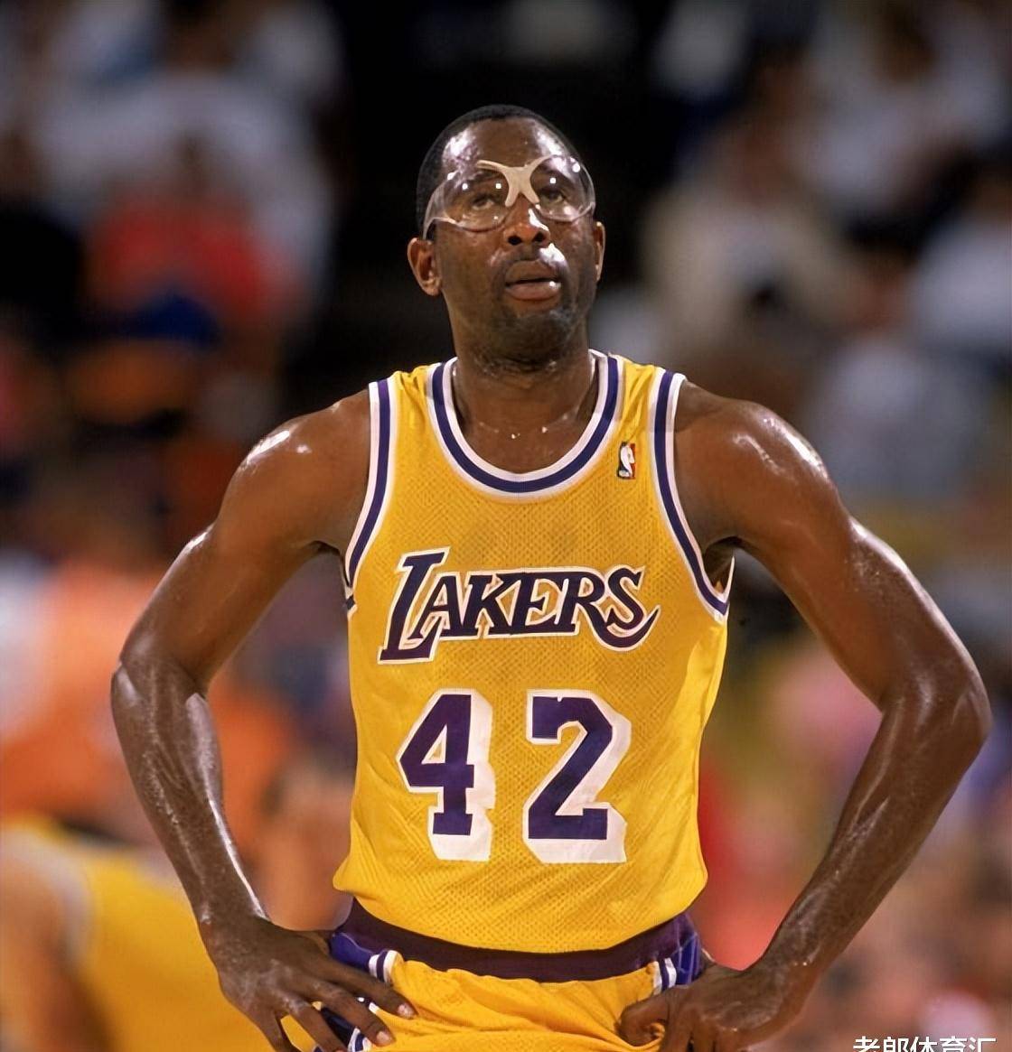 第八:詹姆斯沃西詹姆斯来到湖人队的时候,也引起了不小的风波,靠着