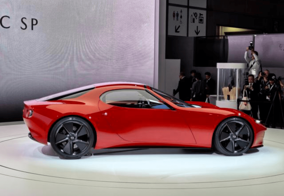 笔者感觉更像赛车总动员里面的闪电麦昆该车与马自达vision study概念