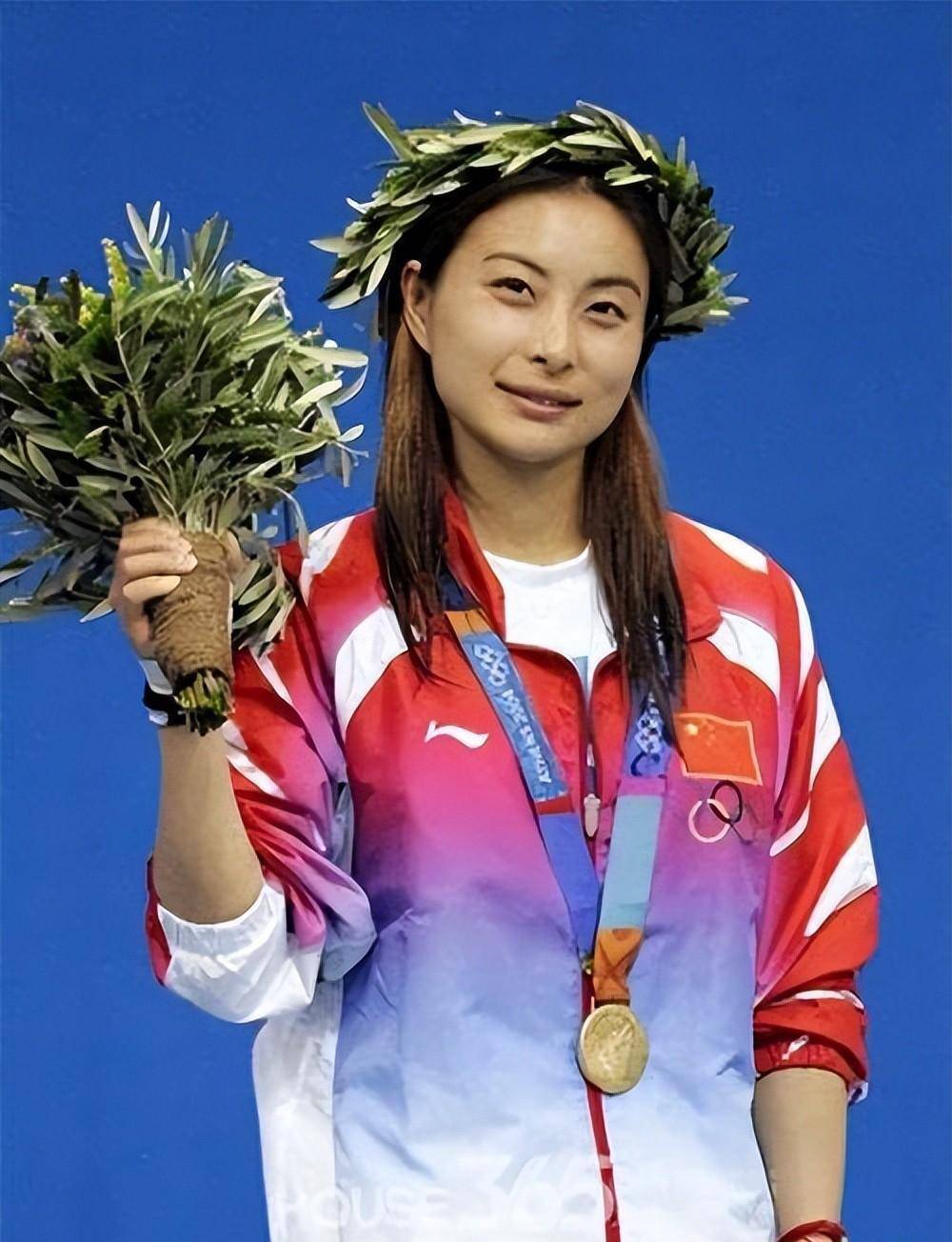 郭晶晶的4个身份:外界低估了她的野心,霍启刚非她不娶实属高攀_跳水