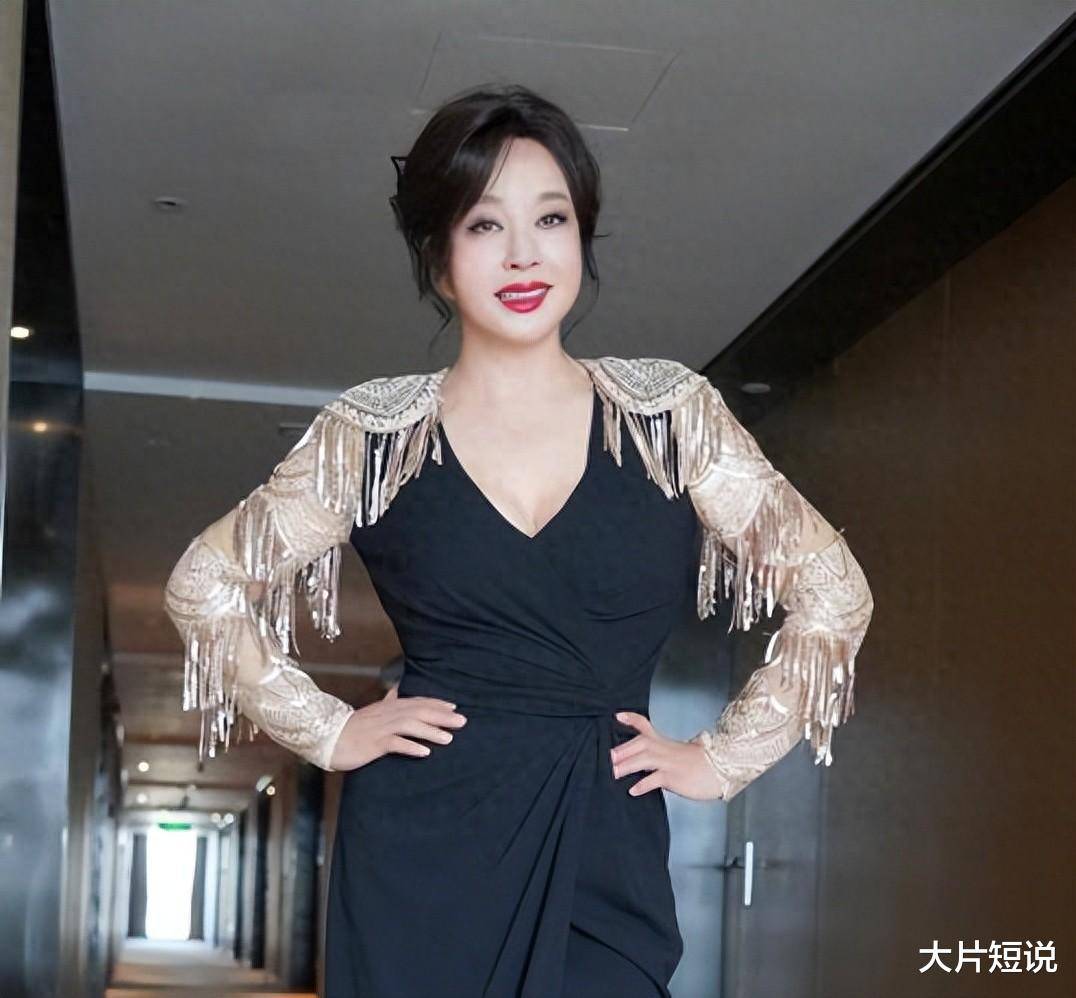 71岁刘晓庆近照!