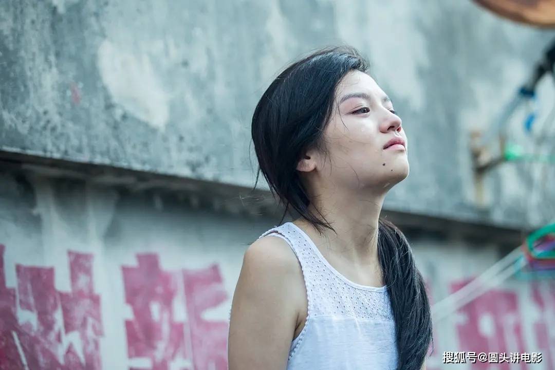 2主演:林家栋 / 杨乐文 / 吴廷烨影片点评:这部电影以一位看相师傅和