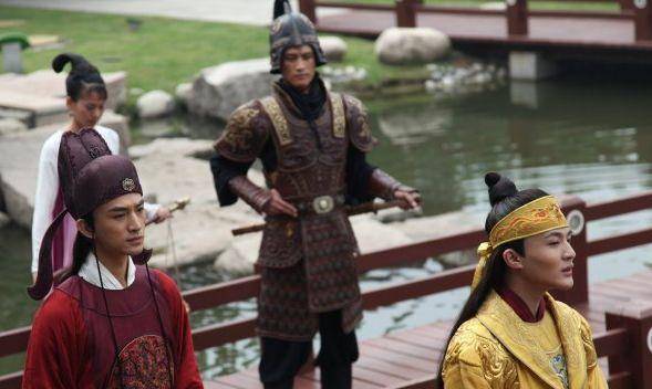 而在唐朝有着这么一位太子,他不是厮杀坐上皇位的,而是熬着自己父亲