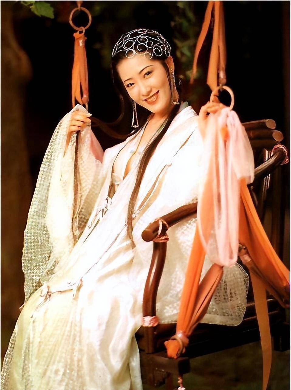 最美"潘金莲"杨思敏:19岁走红,28岁住豪宅,33岁却沦落卖拉面_角色