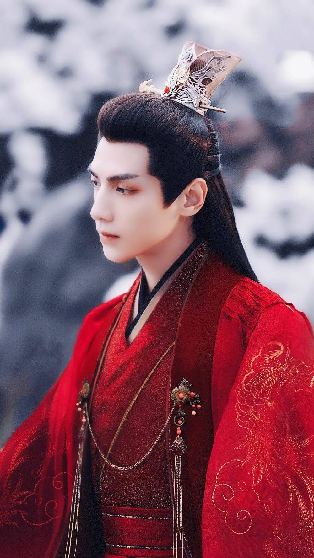 谁说大红太俗气?这6位红衣造型又酷又飒,歪头杀邪媚直击观众心