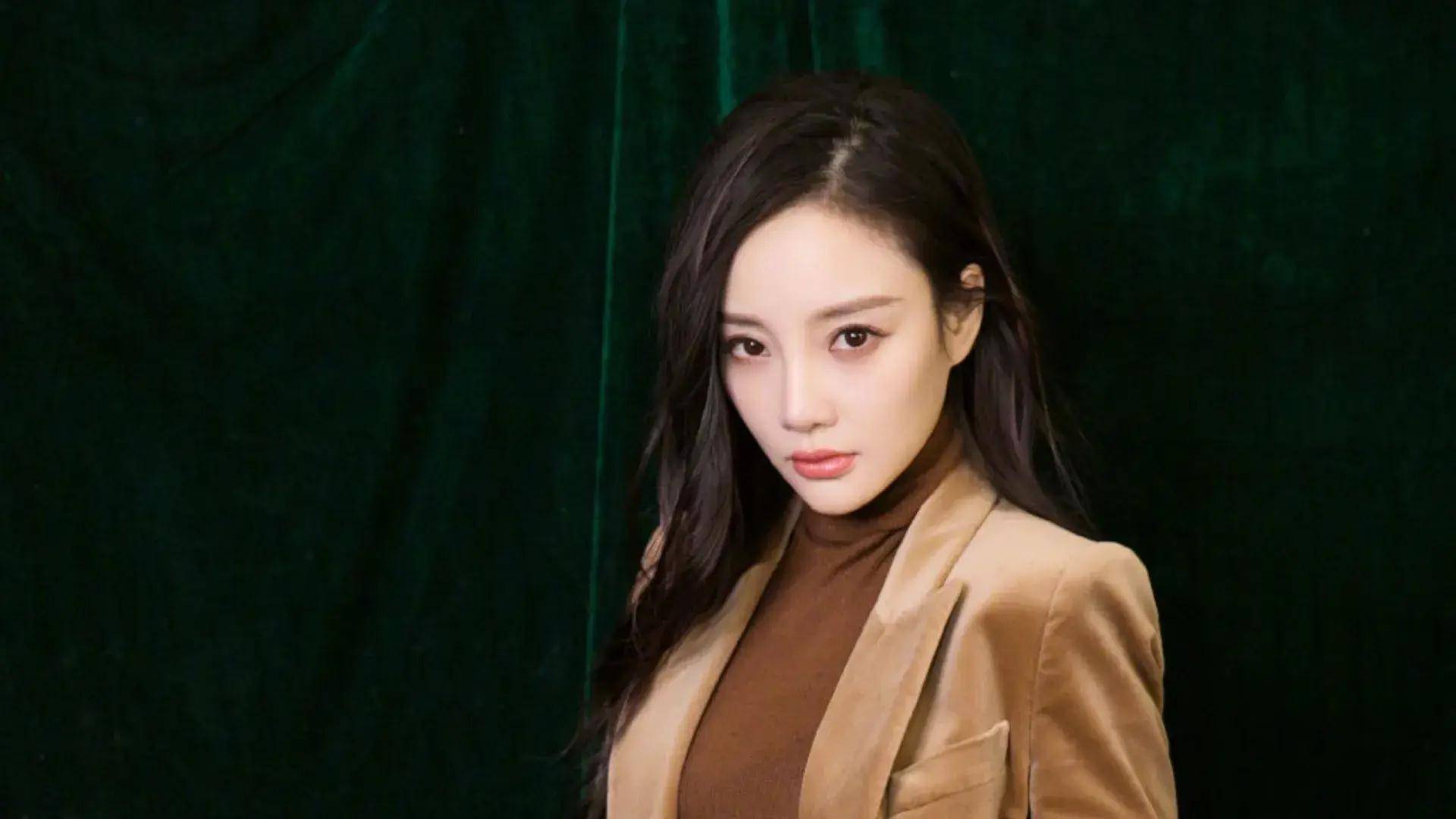 李小璐要演技有演技,要相貌有相貌,感情之路也是一路顺到底,和她有过