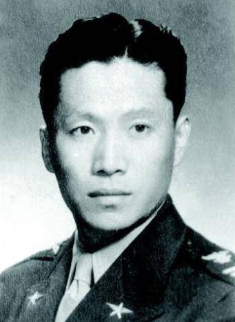 杜道时驾机起义前:曾遭监视软禁,武器被收缴,临行前与妻子死别_延安