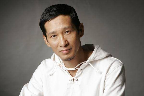 王劲松:当别人垫脚石32年,凭"东叔"一角走红,风光背后有泪水_傅彪_小