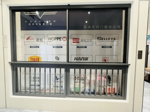 系统门窗厂家梵帝尔125极窄六轨断桥推拉系统,纵览全景,自由空间!