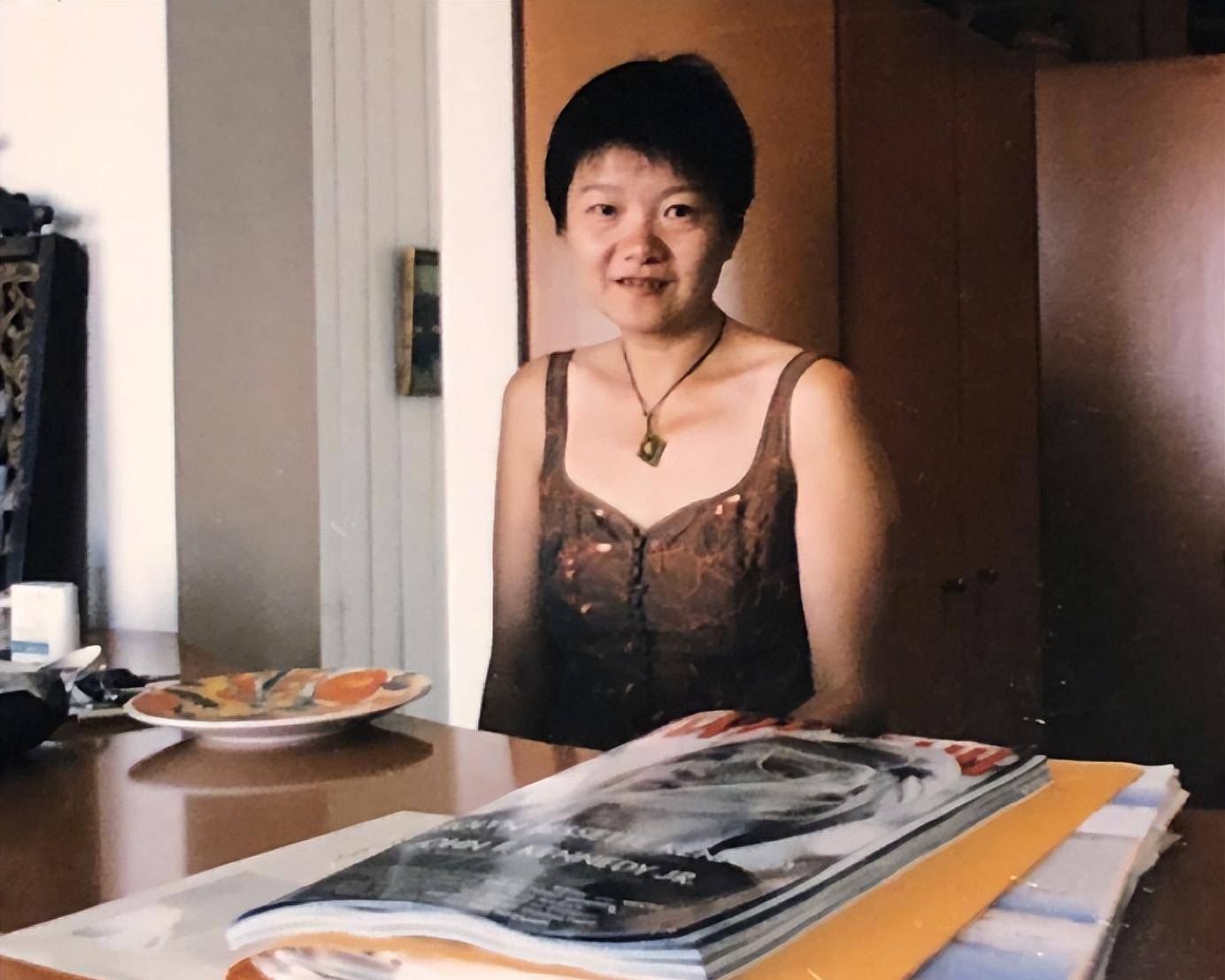 两段坎坷婚姻,女儿评论章含之:太把男人当回事了_洪晃_谈雪卿_洪君彦