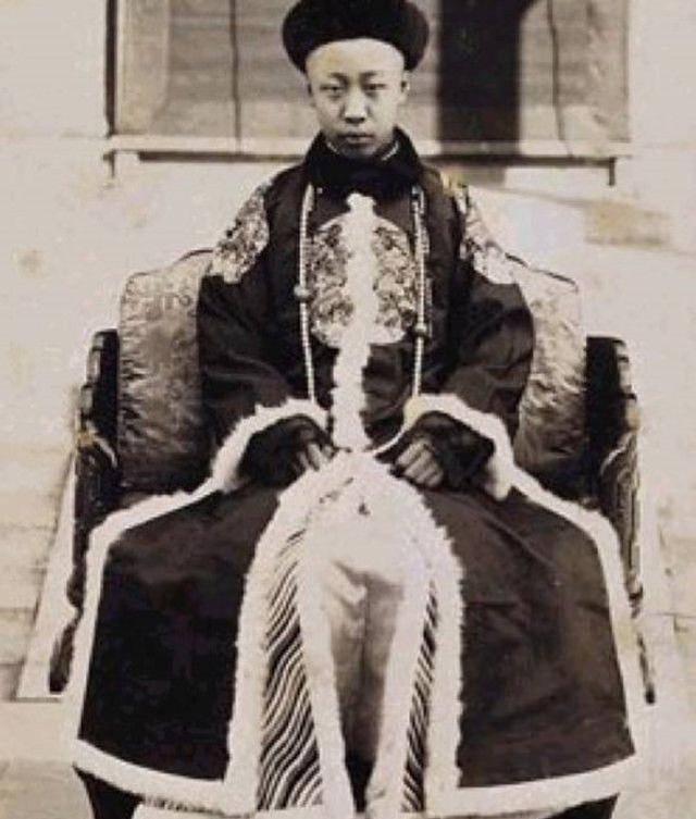 末代皇帝溥仪和他的名义皇后与大胆妃子_袁世凯_民国_生活