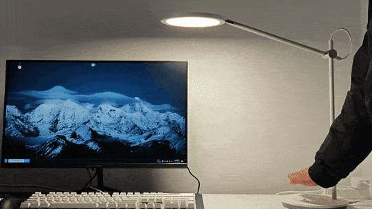 小路灯大智能,支持手扫即亮、调光,这款书客护眼灯L1是真智能