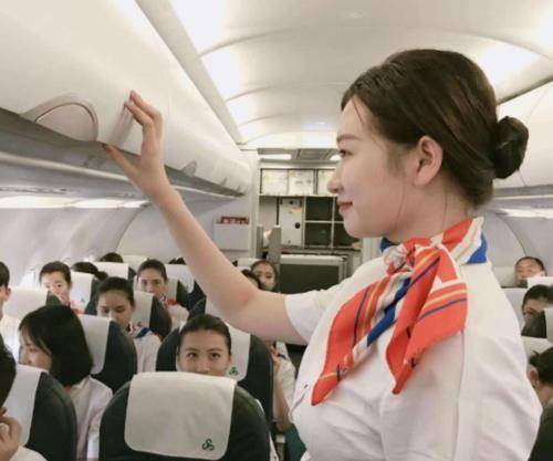 空姐下飞机后，为何都选择去酒店而不是回家？空姐说出实情(图1)