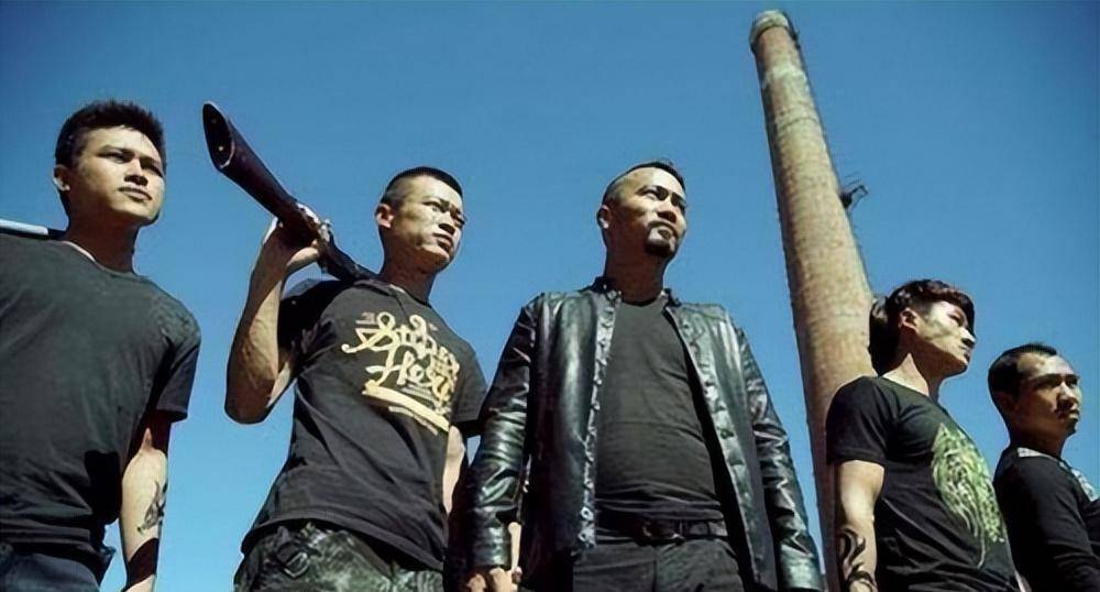 狂的黑老大,组建持枪队伍犯罪,审判时卷宗拉了一车_徐宗涛_杨斌_左亮
